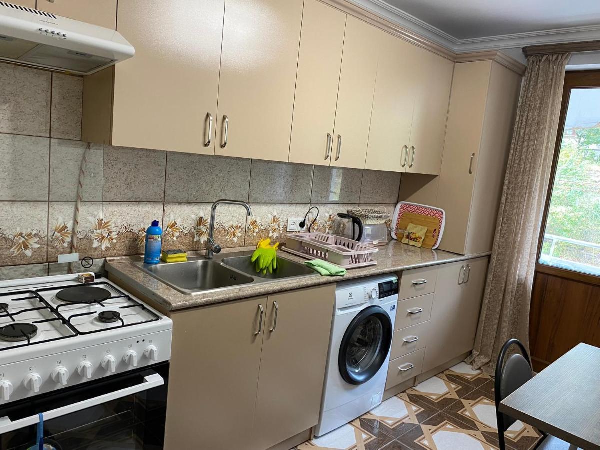 Lovely 2-Bedroom Apartment Near Ayb School Dilidżan Zewnętrze zdjęcie